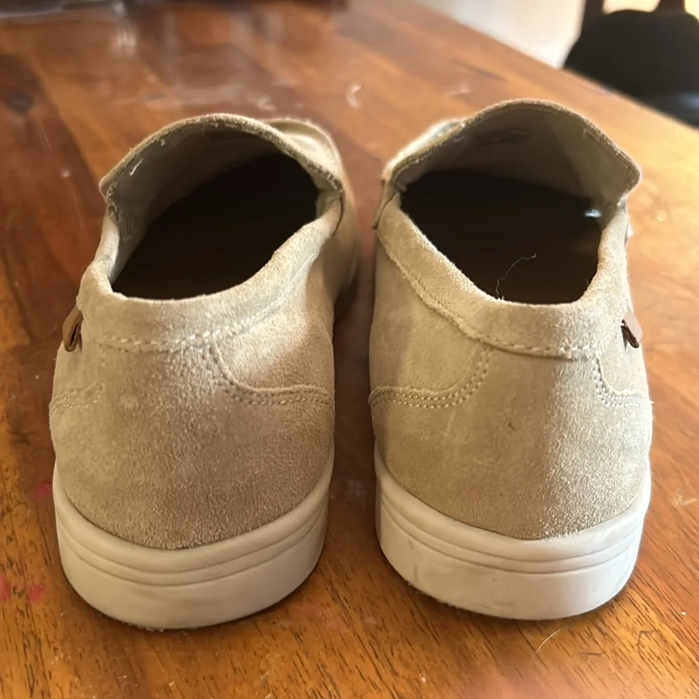 Zara Kids Cream Tan Split Suede Deck Slip On Loafers..Size 34 or 3. Gently Used